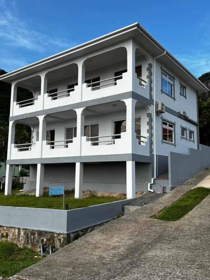 Western Ocean Breeze Self Catering Victoria Exterior photo